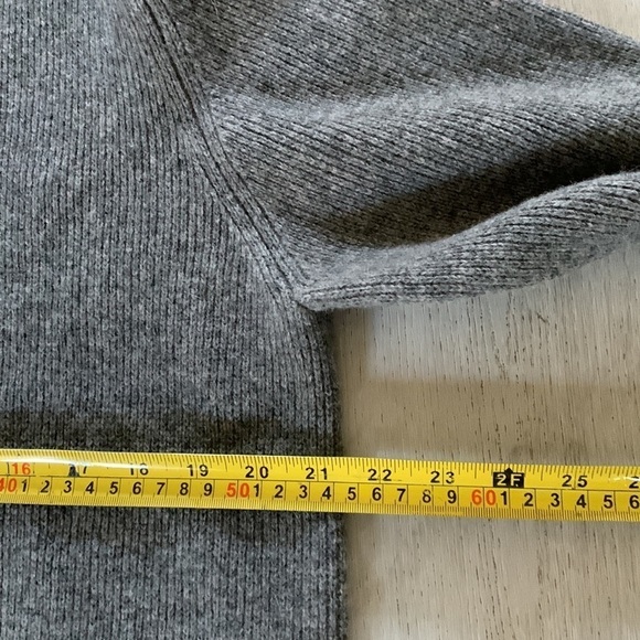 J. crew 100% lambs wool sweater jacket cardigan gray fully zip cozy zip size L - Picture 3 of 9